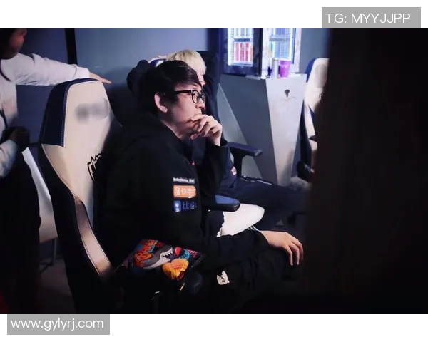 FPX战队防守策略解析:如何在英雄联盟中构建坚不可摧的防线 FPX战队防守策略解析:如何在英雄联盟中构建坚不可摧的防线